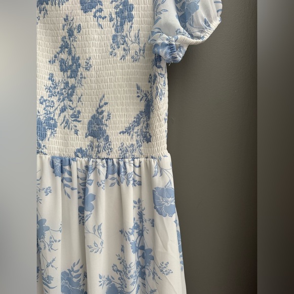 Ardene Blue and White Floral Midi Dress - Picture 2 of 4